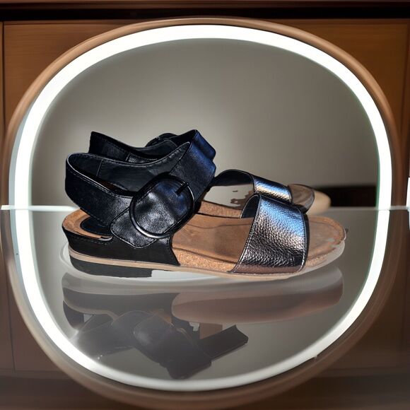 Eurosoft Sandals Women's 9 Lasara Flat Ankle Strap Black Bronze - Picture 1 of 10